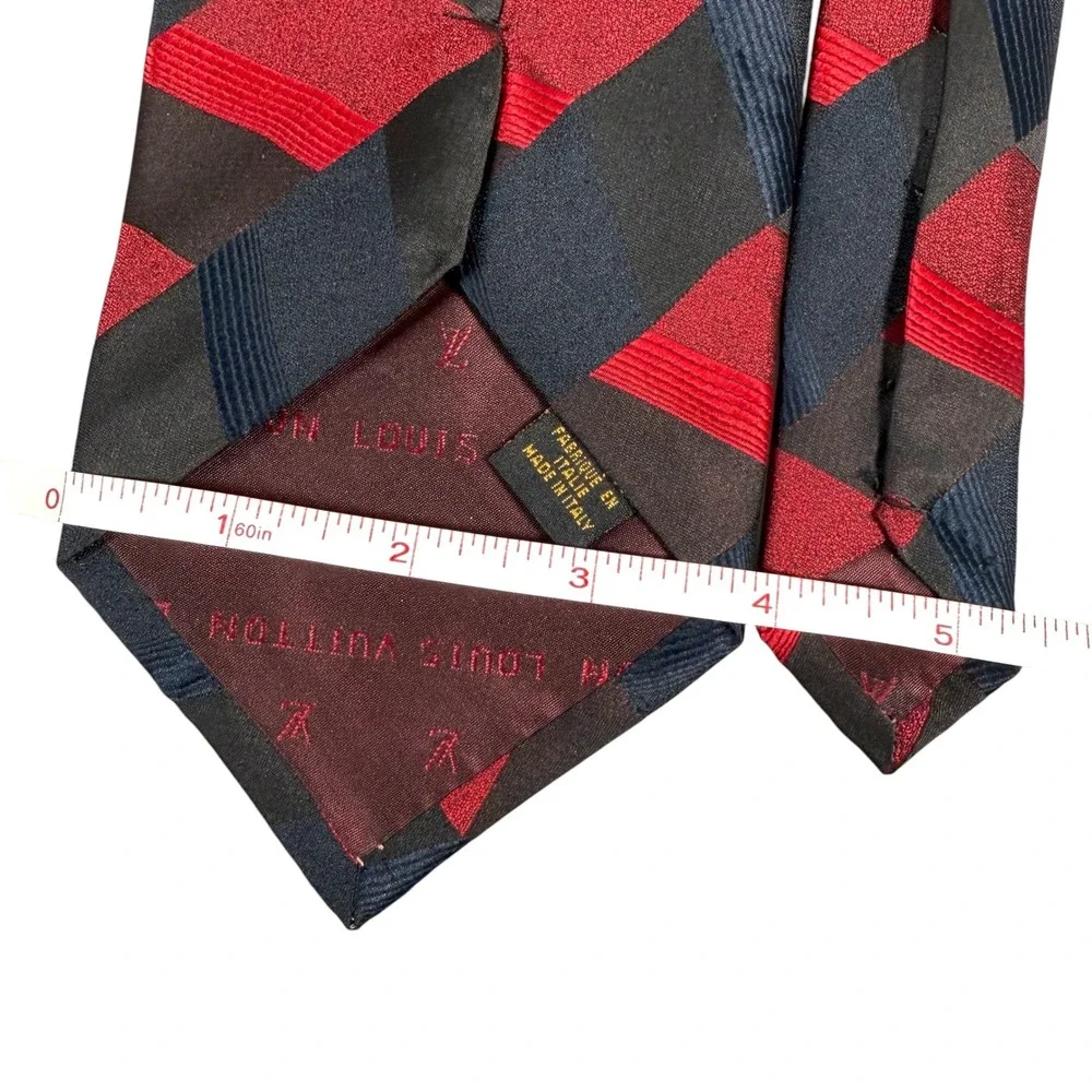 VTG Louis Vuitton Mens Silk Tie Red Black Navy Geometric Chevron‎ Made Italy 60